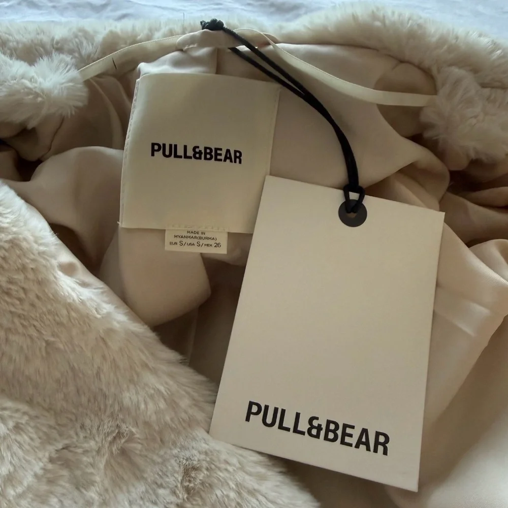 Pull&Bear Luxe Cream Faux Fur Coat - Plush Winter Statement Piece - New - Small - Picture 5 of 11